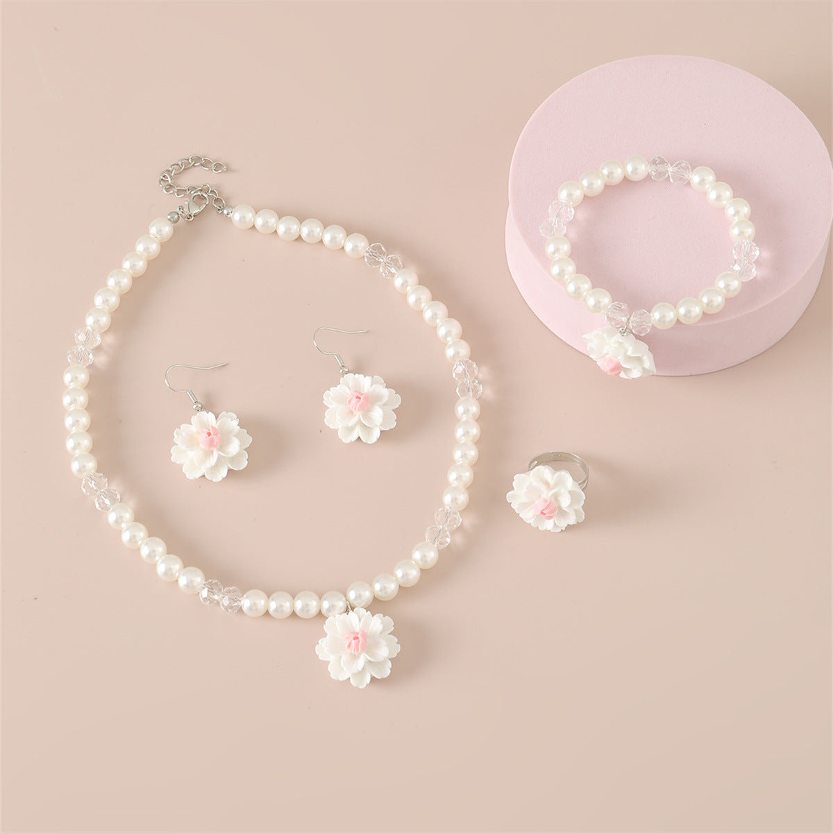 Luxury Niche Design Sweet Imitation Pearl Flower Pendant Children's Necklace Four-piece Set