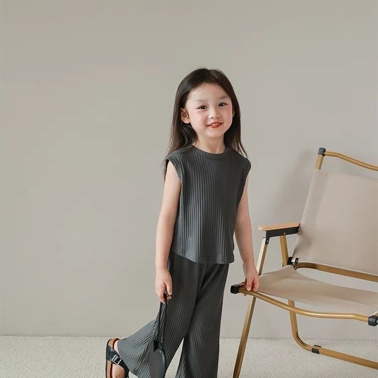 Summer New Girls' Baby Ice Silk Suit Girls' Baby's Summer Loose Sleeveless Vest Top Trousers Two-piece Set