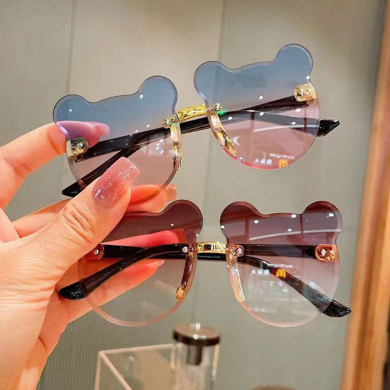 Children's Glasses Sunglasses UV Protection For Boys And Girls Fashion Cute Baby Bear Ears Sunglasses Modeling Photo