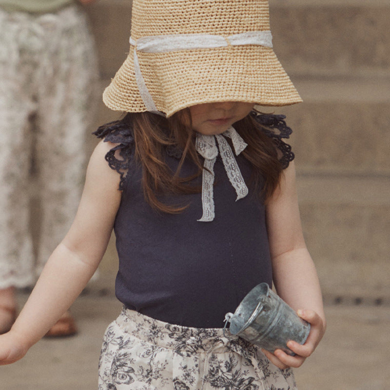 Girl Lace Collar Vest T-shirt Spot