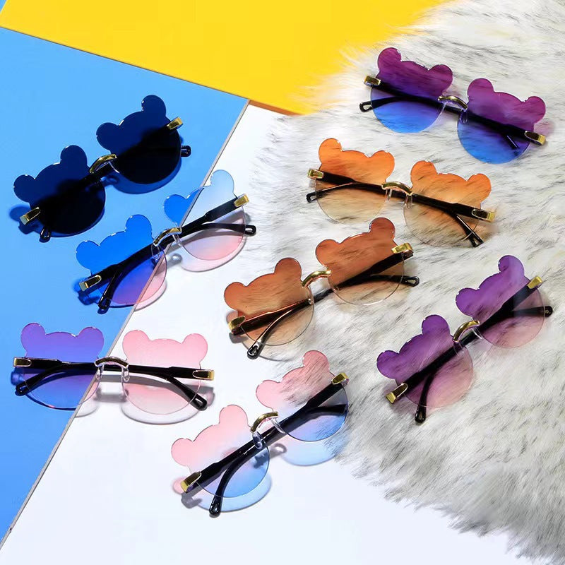 Children's Glasses Sunglasses UV Protection For Boys And Girls Fashion Cute Baby Bear Ears Sunglasses Modeling Photo